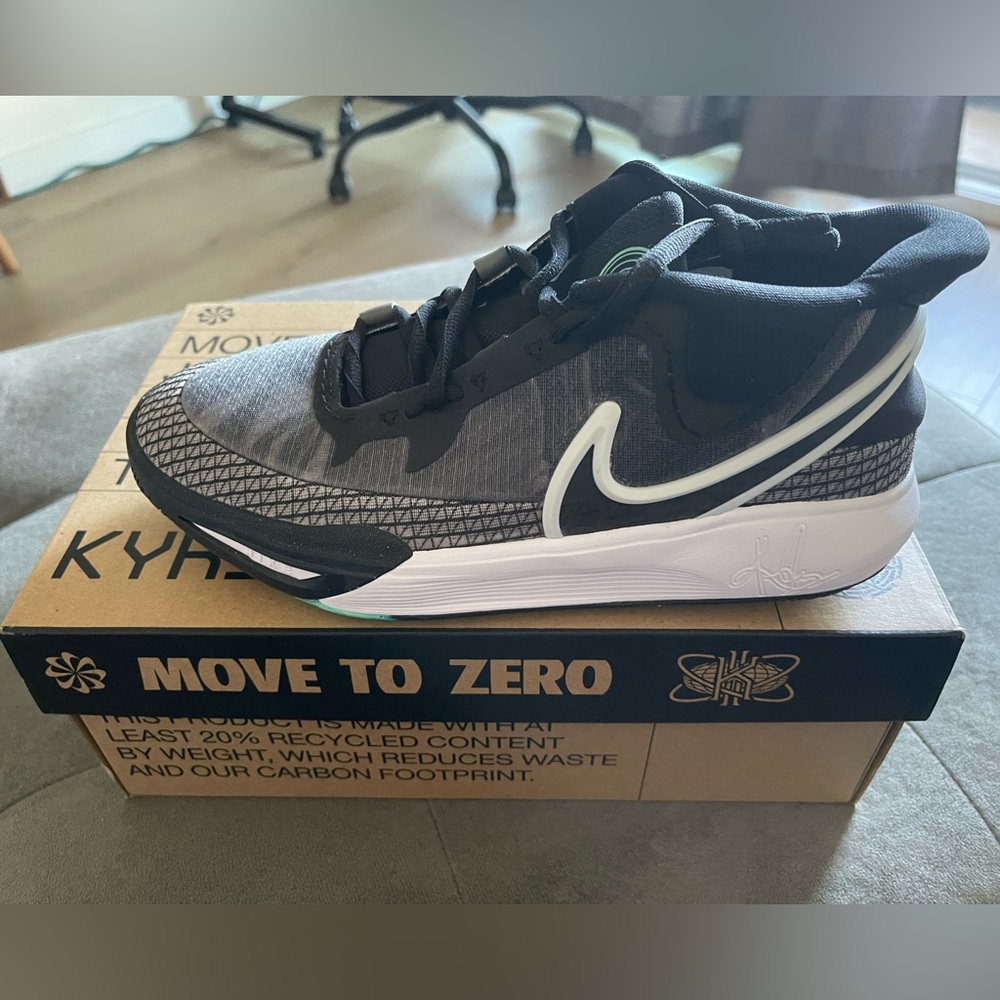 Nike Black and White Kyrie 8 GO